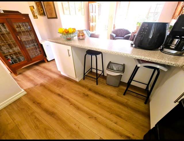 3 BEDROOM TOWNHOUSE FOR SALE IN ROOIHUISKRAAL NORTH